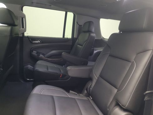 Used 2019 Chevrolet Suburban LT AWD/4WD image 18