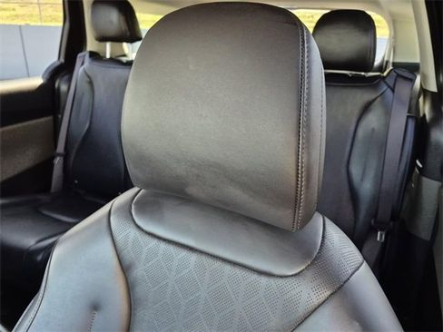 Used 2025 Kia Carnival image 20