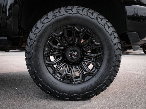 Used 2025 Chevrolet Silverado 2500 High Country w/ High Country Premium Package image 13