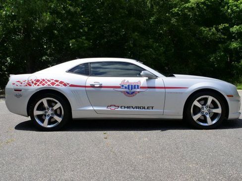 Used 2010 Chevrolet Camaro SS RWD image 40