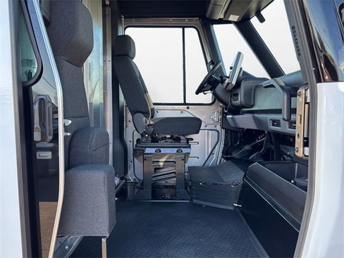 Used 2024 Chevrolet Brightdrop 400 w/ Commercial Equipment Package image 15