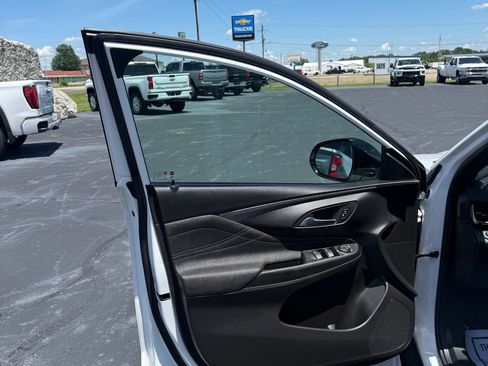 Used 2025 Buick Envista Sport Touring FWD image 51
