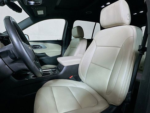 Used 2023 Chevrolet Traverse LT w/ LT Premium Package image 11