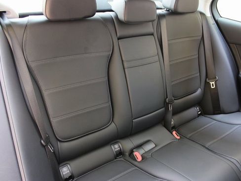 Used 2023 Mercedes-Benz C 300 Sedan image 15