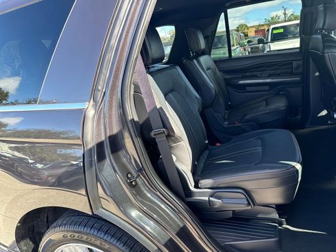 Used 2024 Ford Expedition Platinum image 30