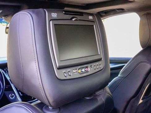 Used 2018 Cadillac Escalade ESV Platinum AWD/4WD image 12