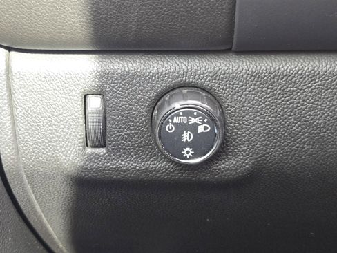 Used 2019 GMC Canyon SLE w/ Elevation Edition image 23