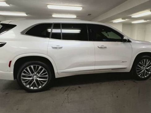 Used 2025 Buick Enclave Avenir w/ Super Cruise Package image 9
