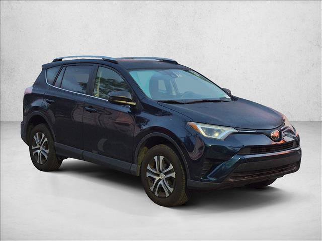 Used 2018 Toyota RAV4 LE FWD image 3