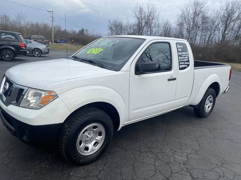 Used 2016 Nissan Frontier S image 1