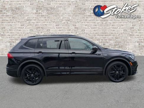 Certified 2022 Volkswagen Tiguan SE R-Line FWD image 3