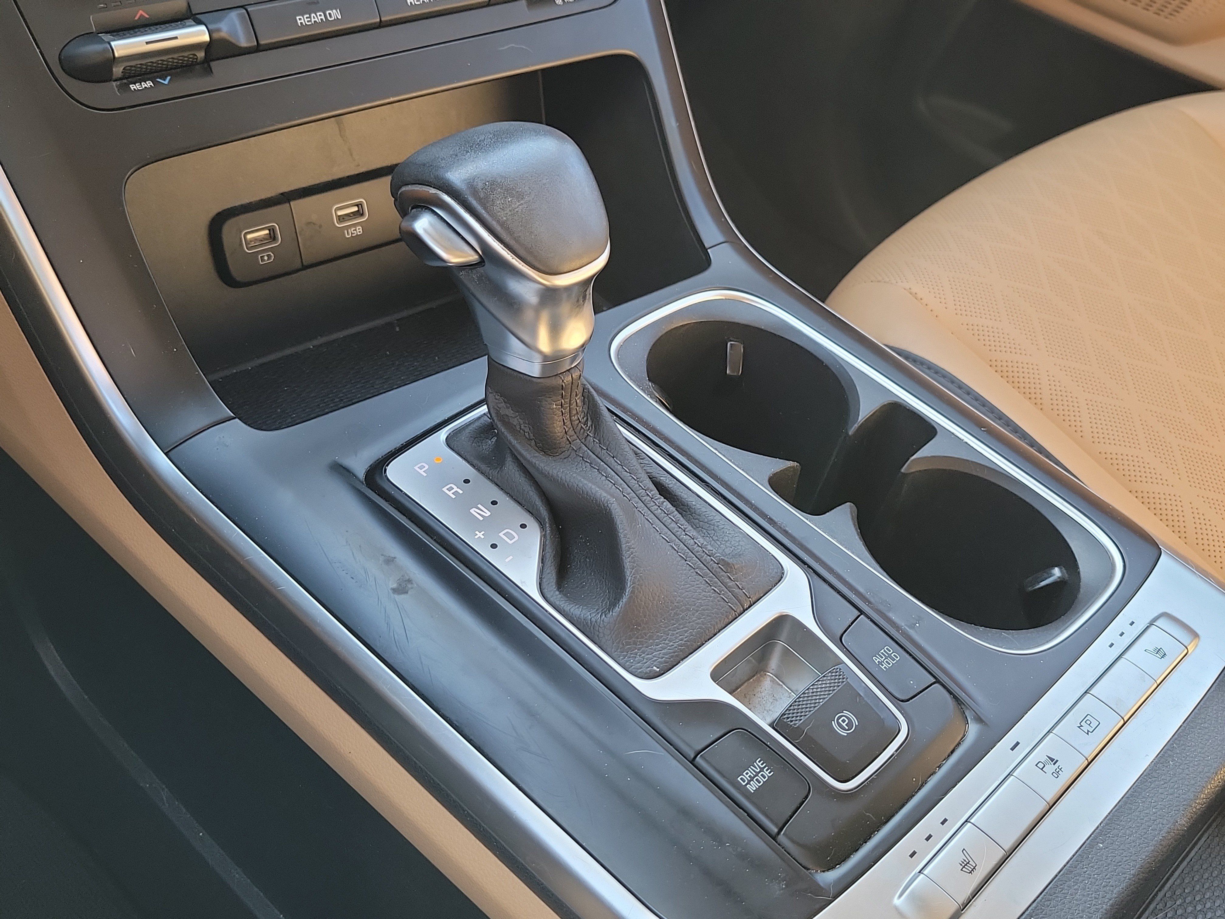 Used 2022 Kia Carnival LX FWD image 36
