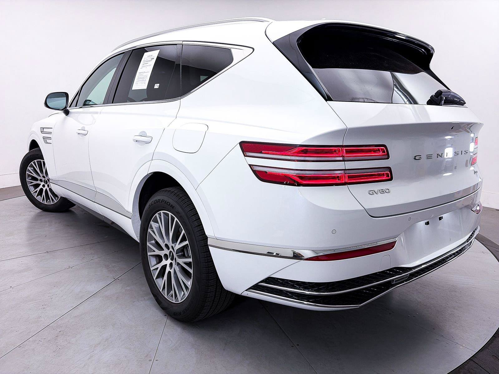 Used 2025 Genesis GV80 2.5T Standard AWD/4WD image 2