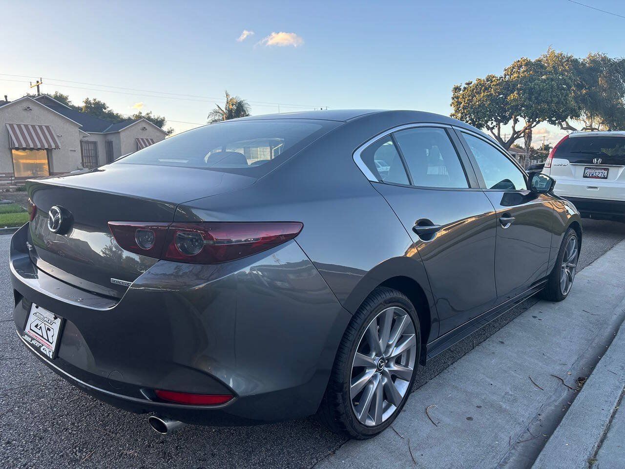 Used 2021 MAZDA MAZDA3 s FWD image 5