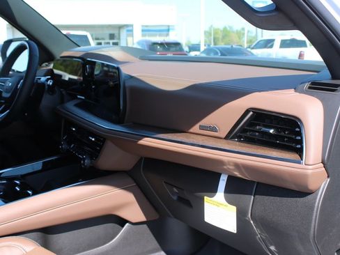 New 2026 Chevrolet Tahoe High Country AWD/4WD image 34