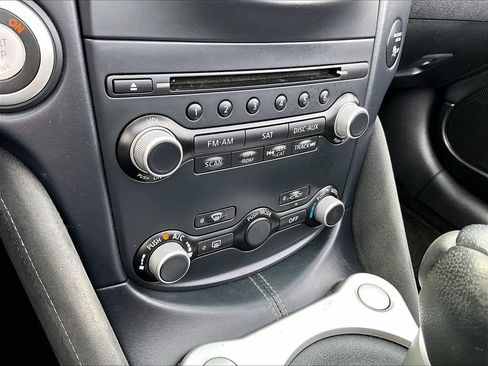 Used 2016 Nissan 370Z Touring Sport RWD image 30