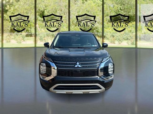 Used 2022 Mitsubishi Outlander SE AWD/4WD image 2