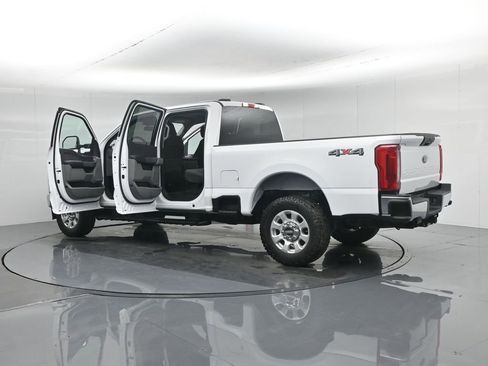 Used 2023 Ford F250 XLT w/ F-250 >10K GVWR Package image 34