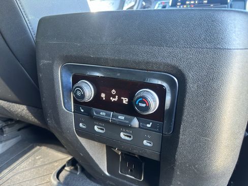 Used 2021 Chevrolet Suburban RST w/ Luxury Package image 18