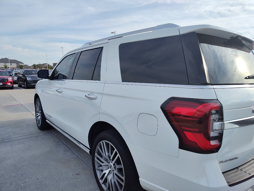 Used 2022 Ford Expedition Platinum AWD/4WD image 6