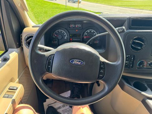 Used 2012 Ford E-350 and Econoline 350 XLT RWD image 30