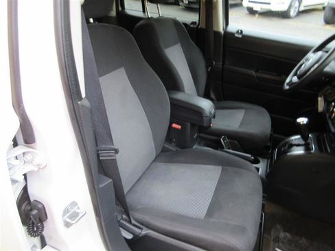 Used 2017 Jeep Patriot Sport w/ Power Value Group image 23