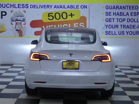 Used 2019 Tesla Model 3 Standard Range Plus image 5