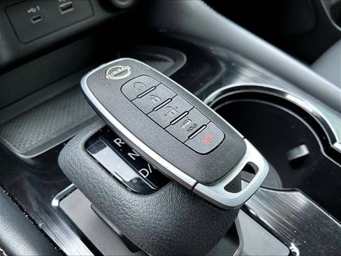 Certified 2023 Nissan Rogue SL AWD/4WD image 38