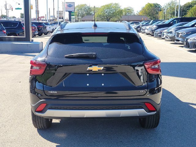 Used 2026 Chevrolet Trax LT FWD image 5