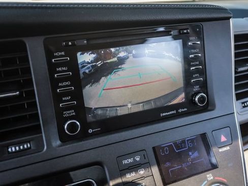 Used 2018 Toyota Sienna XLE w/ XLE Navigation Package AWD/4WD image 27