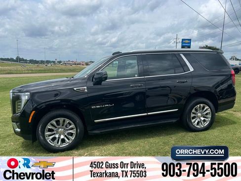 Used 2025 GMC Yukon Denali AWD/4WD image 1