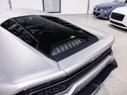 Used 2017 Lamborghini Huracan LP 610-4 AWD/4WD image 16