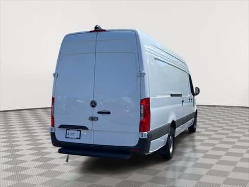Used 2024 Mercedes-Benz Sprinter 2500 image 7