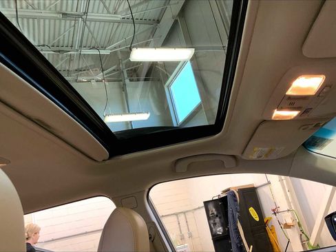 Used 2017 Subaru Outback 2.5i Limited image 13