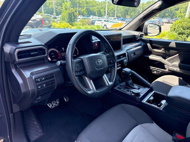 Used 2025 Toyota Tacoma TRD Sport AWD/4WD image 14