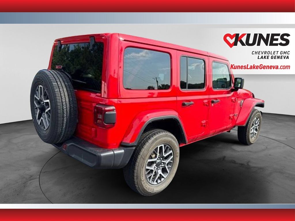 Used 2025 Jeep Wrangler Unlimited Sahara AWD/4WD image 5