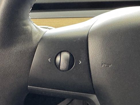 Used 2021 Tesla Model 3 Performance image 14