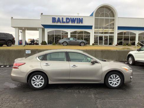 Used 2013 Nissan Altima 2.5 S image 8