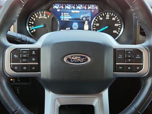 Used 2024 Ford Expedition Limited image 10