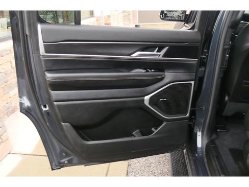 Used 2022 Jeep Wagoneer Series I image 16