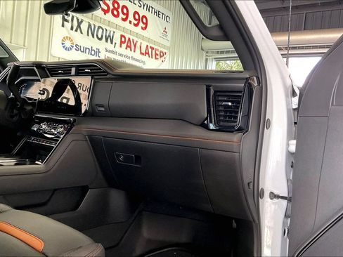 Used 2025 GMC Sierra 2500 AT4 w/ AT4 Premium Plus Package AWD/4WD image 22