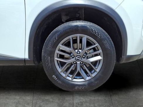 Used 2023 Nissan Rogue S AWD/4WD image 9