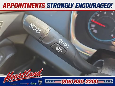 Used 2021 Chevrolet Traverse Premier AWD/4WD image 44