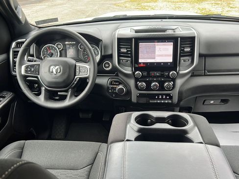 Used 2025 RAM 1500 Big Horn AWD/4WD image 2