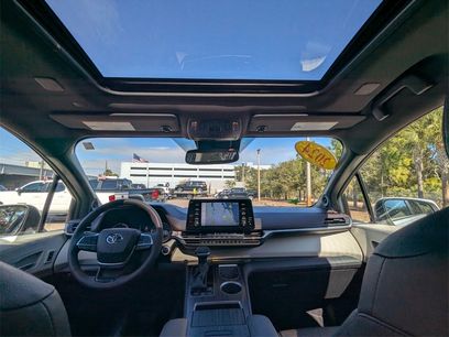 Certified 2024 Toyota Sienna Platinum
