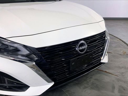Used 2025 Nissan Altima 2.5 SV FWD image 28