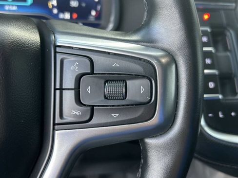 Used 2023 Chevrolet Suburban Premier image 17