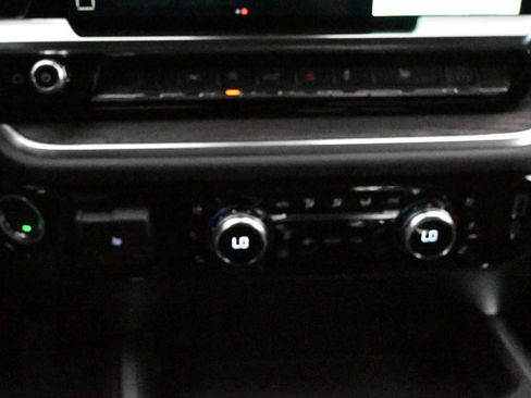 New 2026 GMC Sierra 1500 SLT w/ SLT Premium Package AWD/4WD image 21