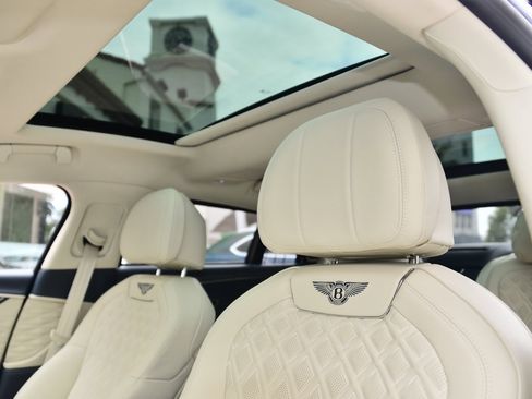 Used 2021 Bentley Flying Spur V8 image 14