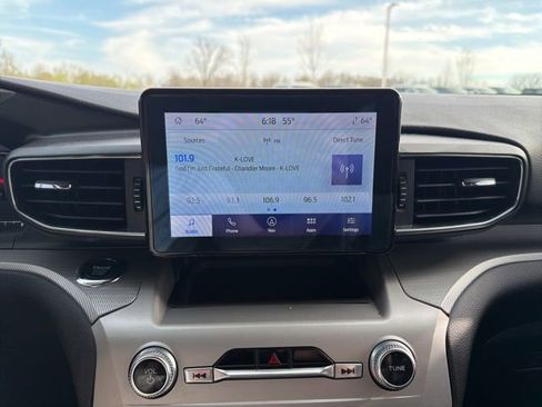 Used 2022 Ford Explorer XLT w/ Equipment Group 202A image 32